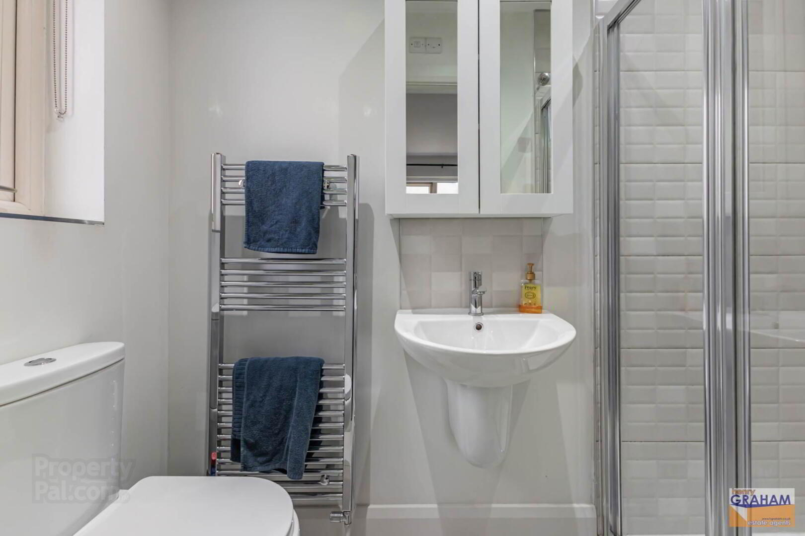 6 Oak Mews 13 of 21