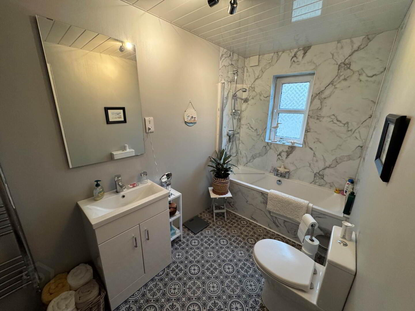 Apt 4, Ailsa View 8 of 15