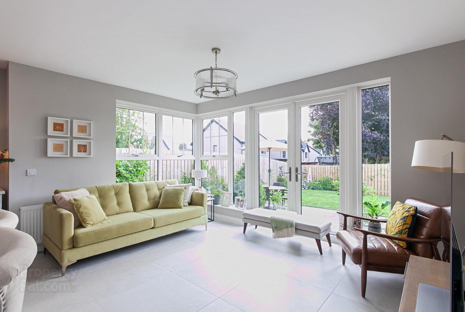 6 Oakfield Park Close 9 of 20
