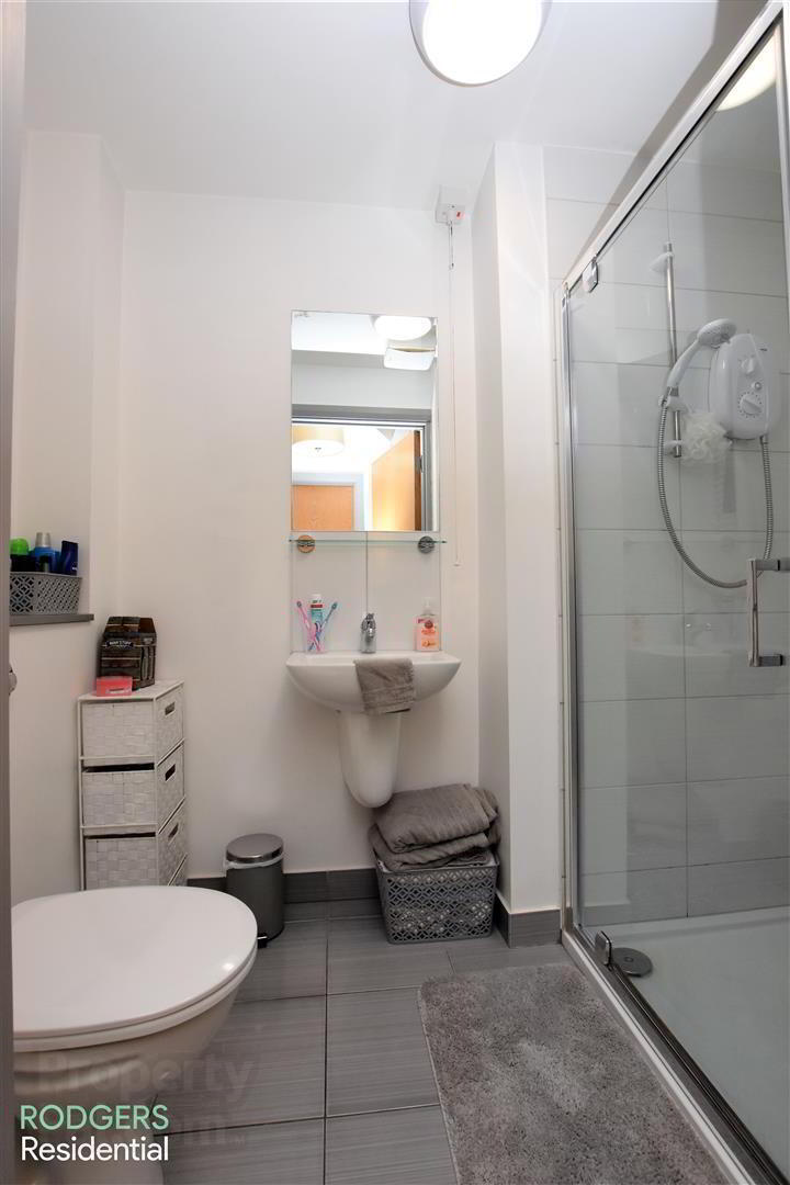Apt 5, 125 Wellesley Avenue 6 of 6