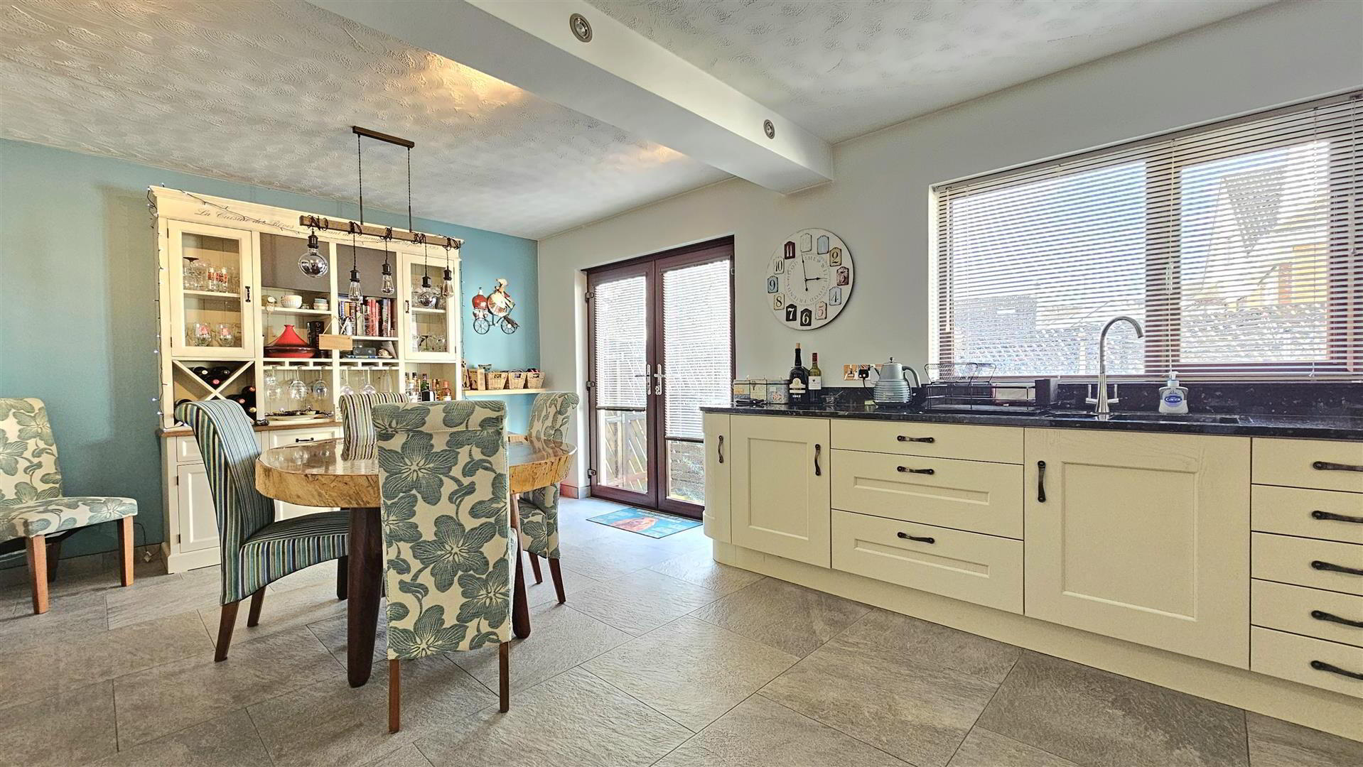 21 Broadlands Gardens 10 of 21