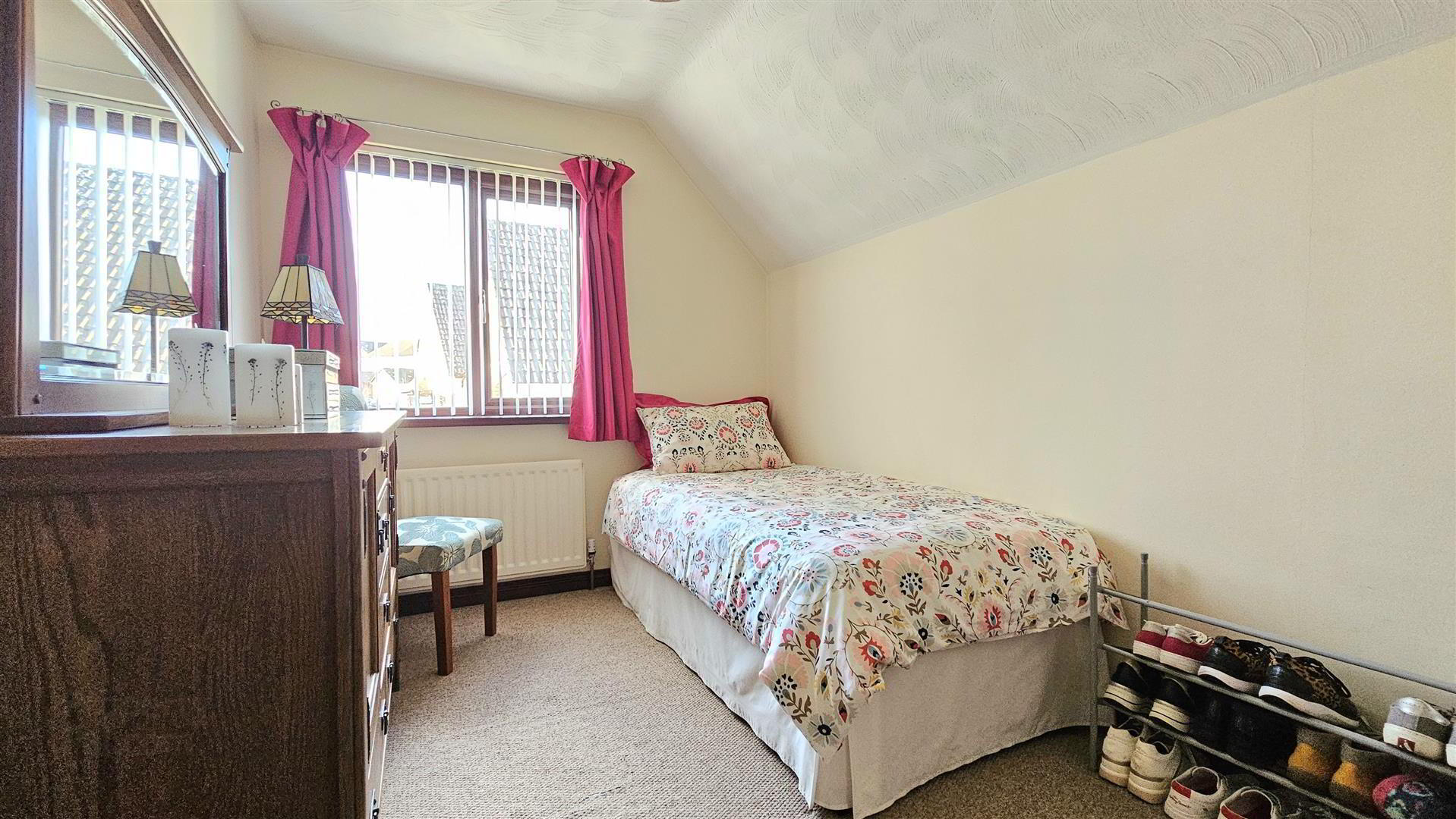 21 Broadlands Gardens 17 of 21