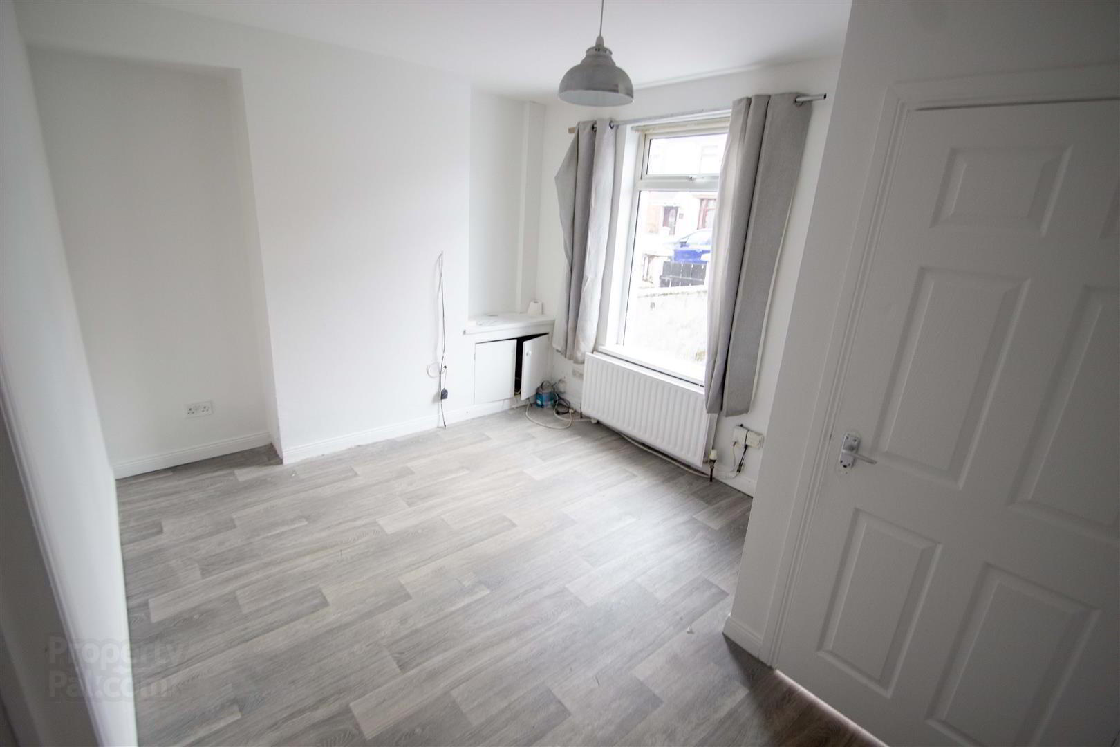46 Beechmount Street 4 of 13