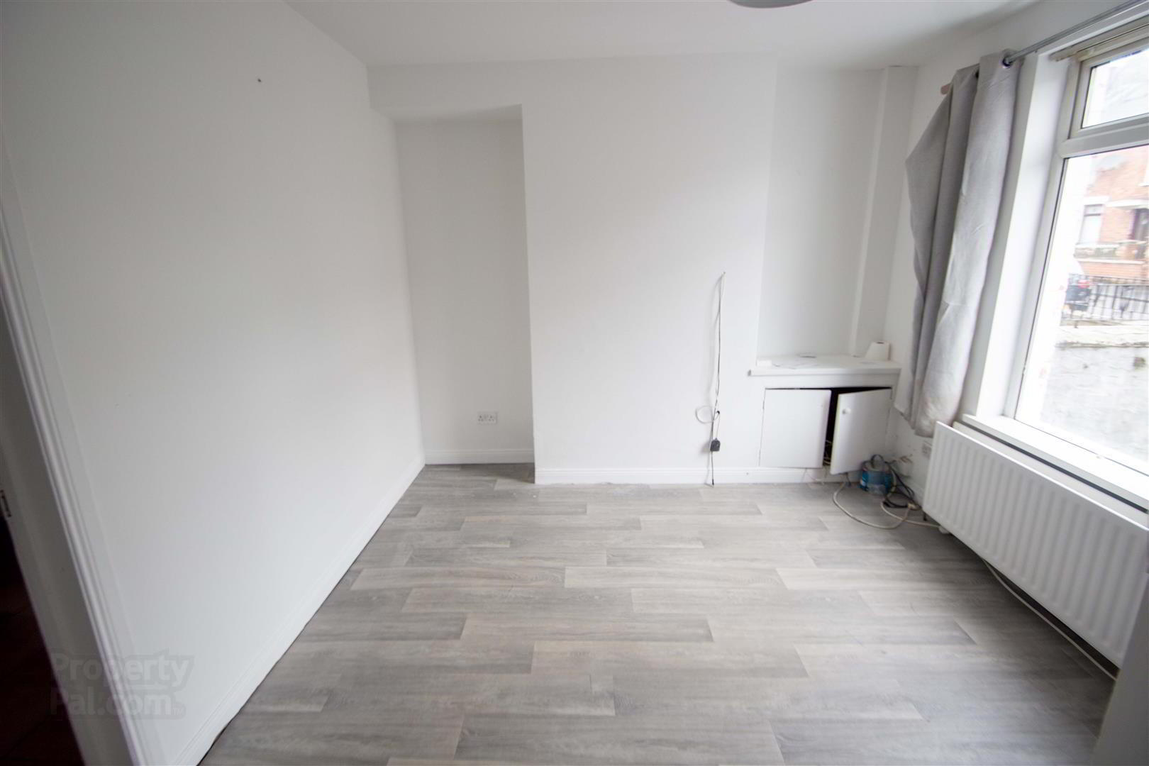 46 Beechmount Street 5 of 13
