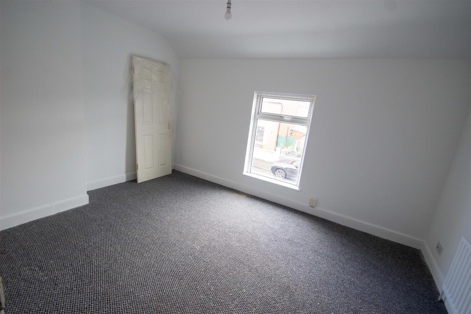 46 Beechmount Street 9 of 13