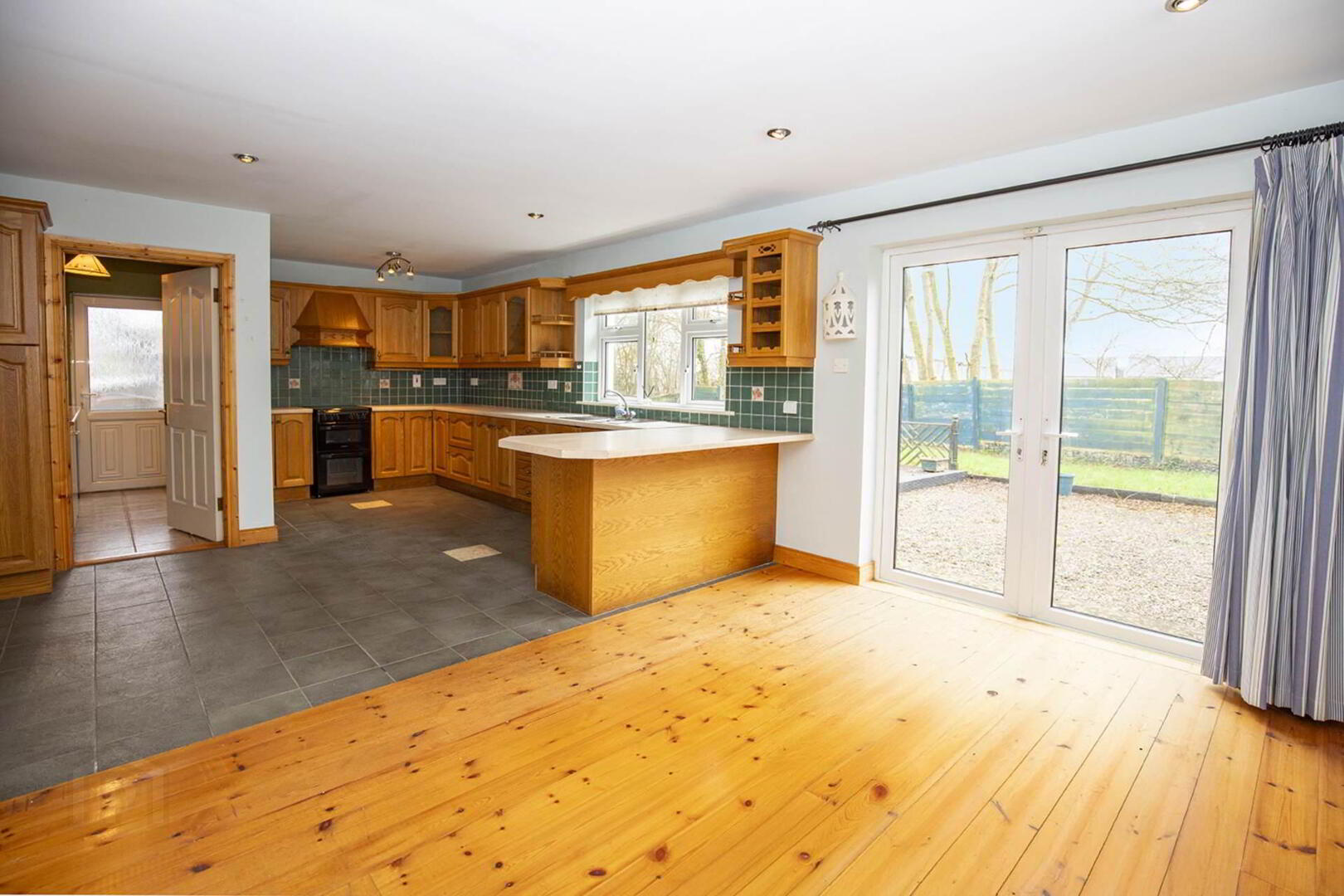 27 Stoneyford Green 4 of 18