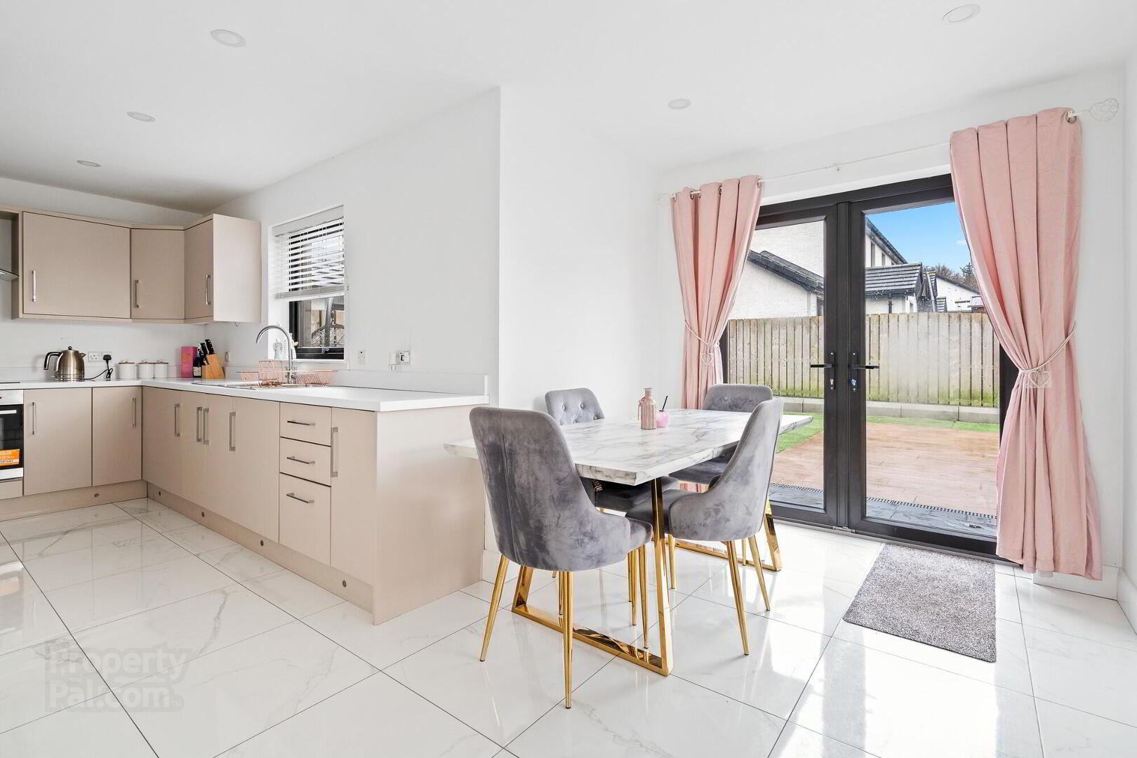 19a Cluny Gardens 12 of 34