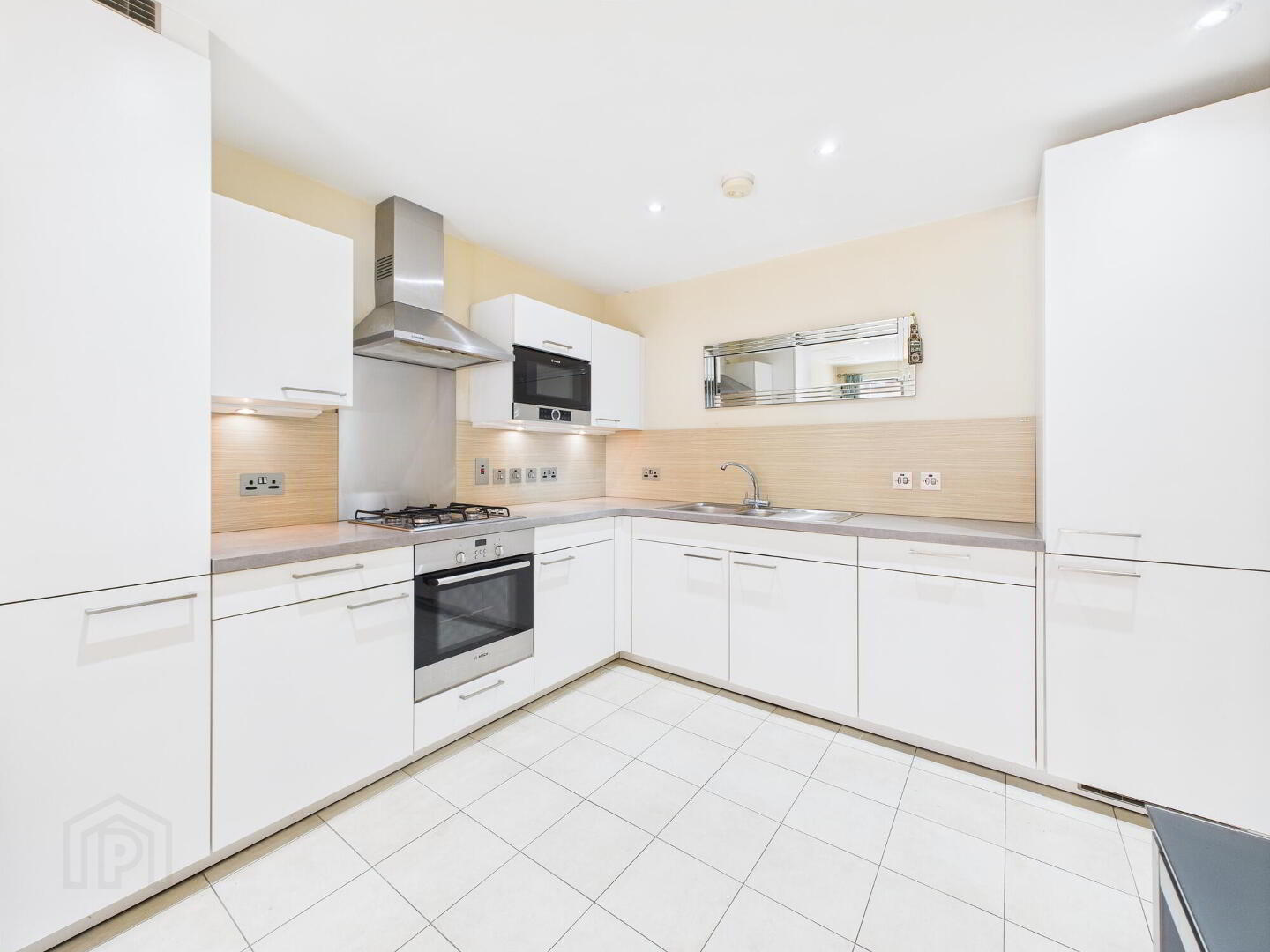 Apartment 13 Custom House Squa 2 Ulster Street 5 of 9