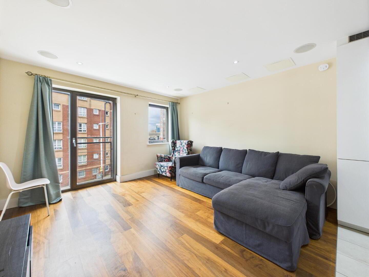 Apartment 13 Custom House Squa 2 Ulster Street 6 of 9