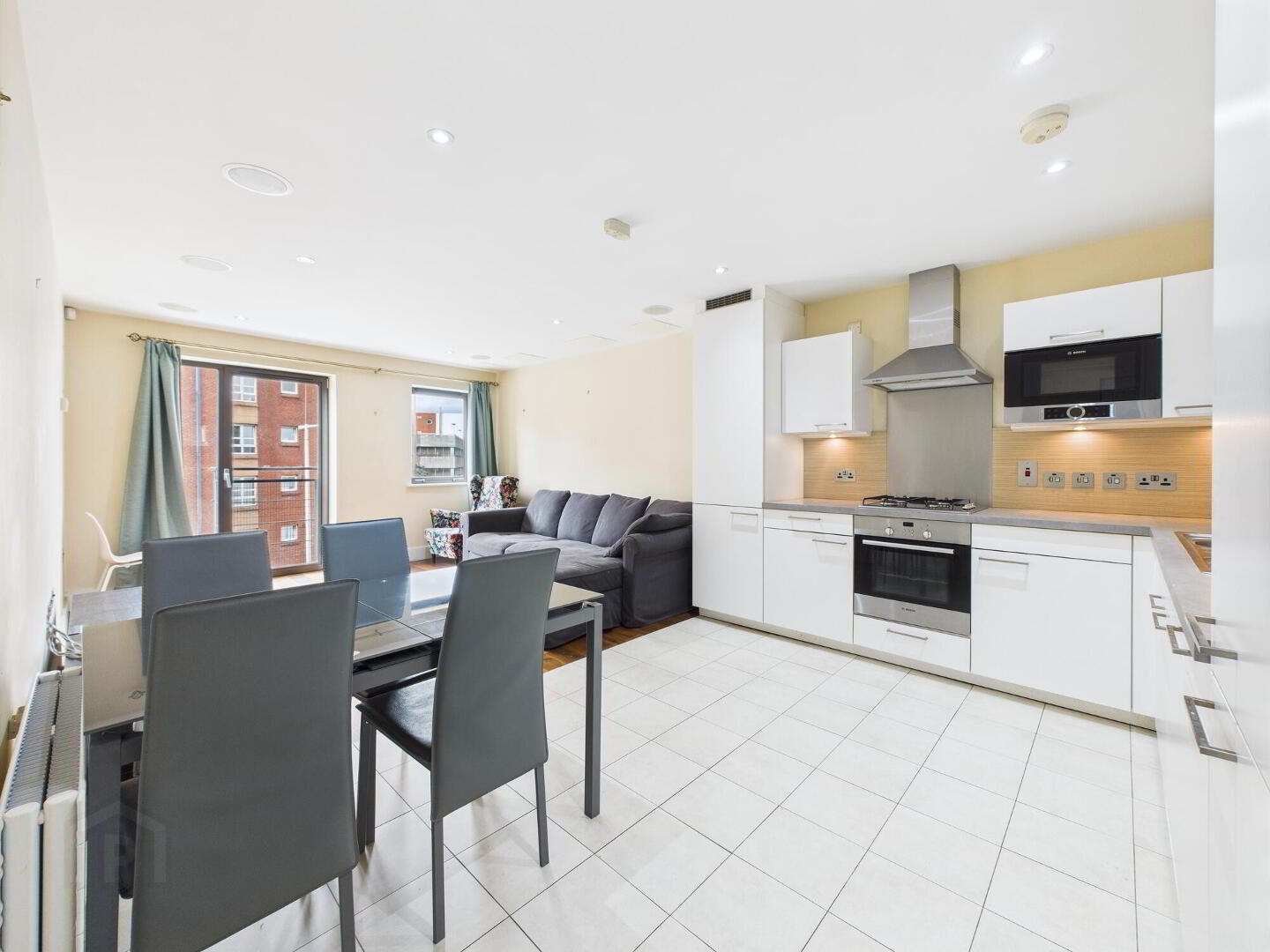 Apartment 13 Custom House Squa 2 Ulster Street 4 of 9
