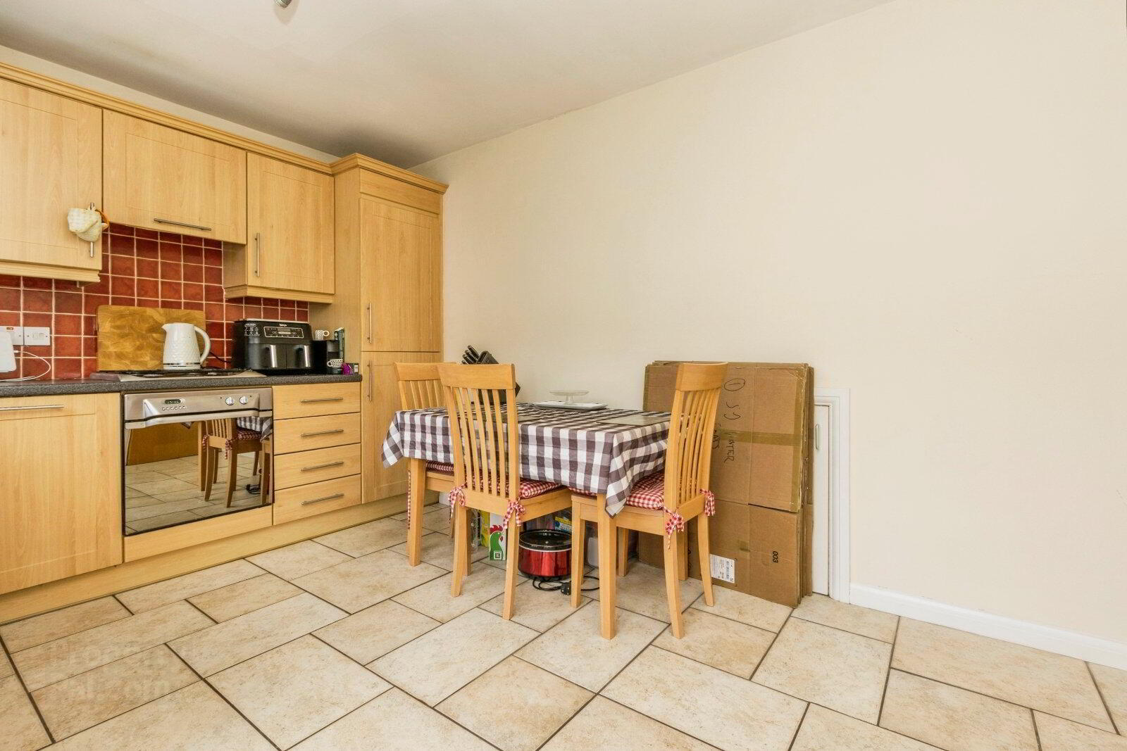 25 Summerfield 6 of 12