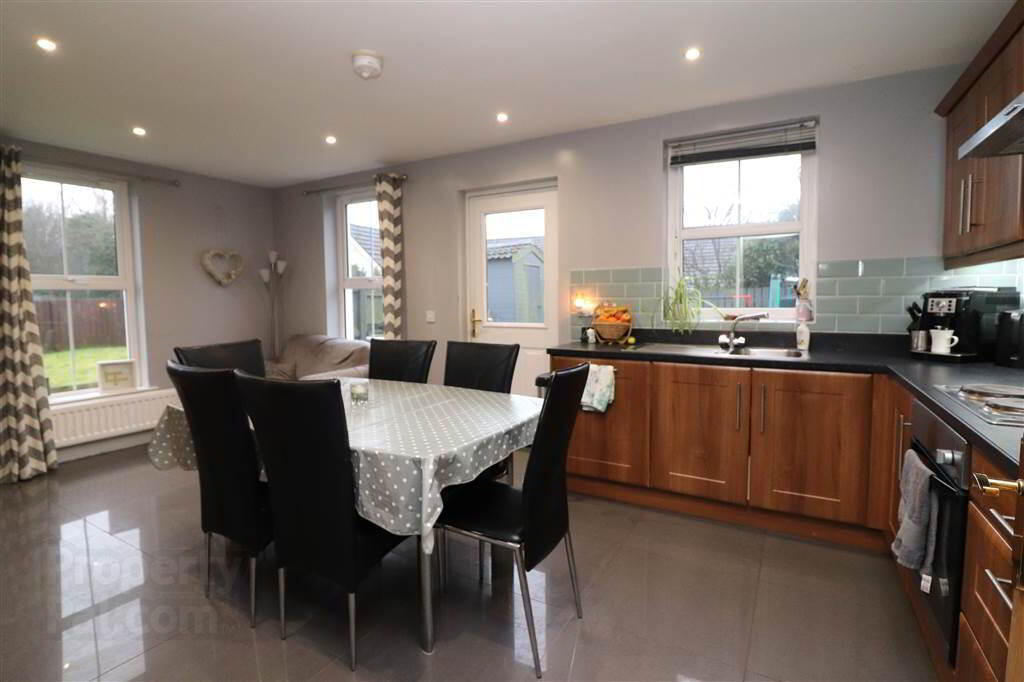 18 Barrack Hill 6 of 15