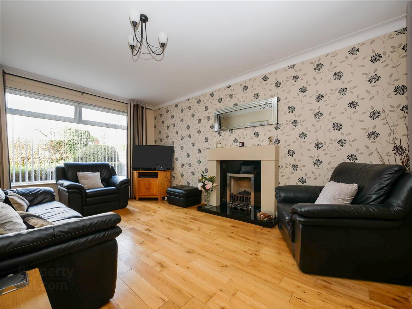 15 Myrtledene Road 4 of 20