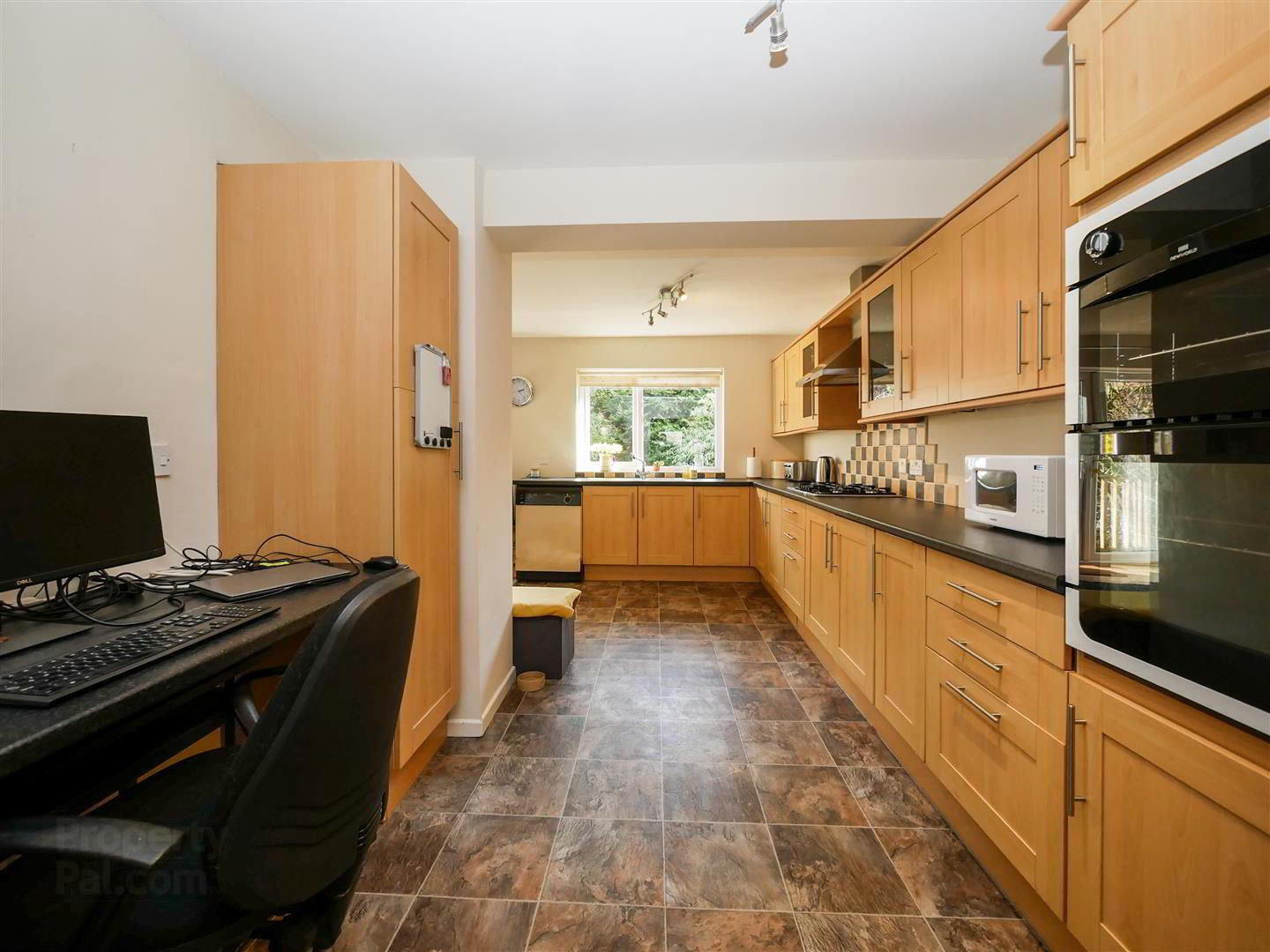 15 Myrtledene Road 6 of 20