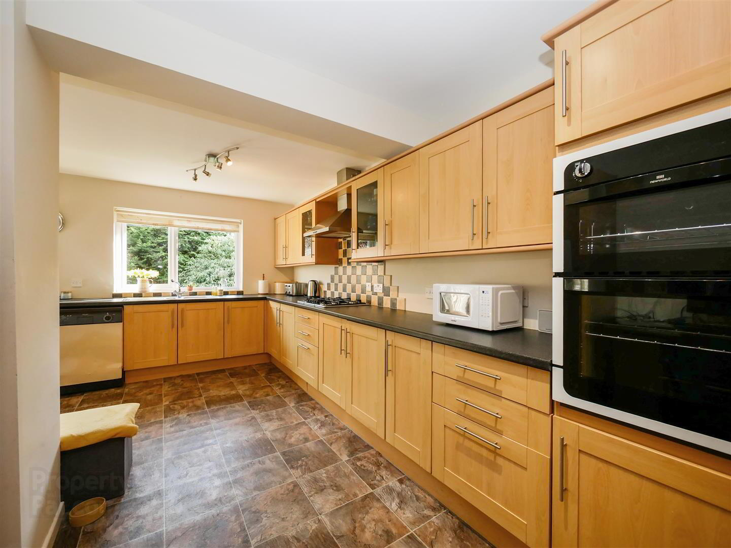 15 Myrtledene Road 7 of 20