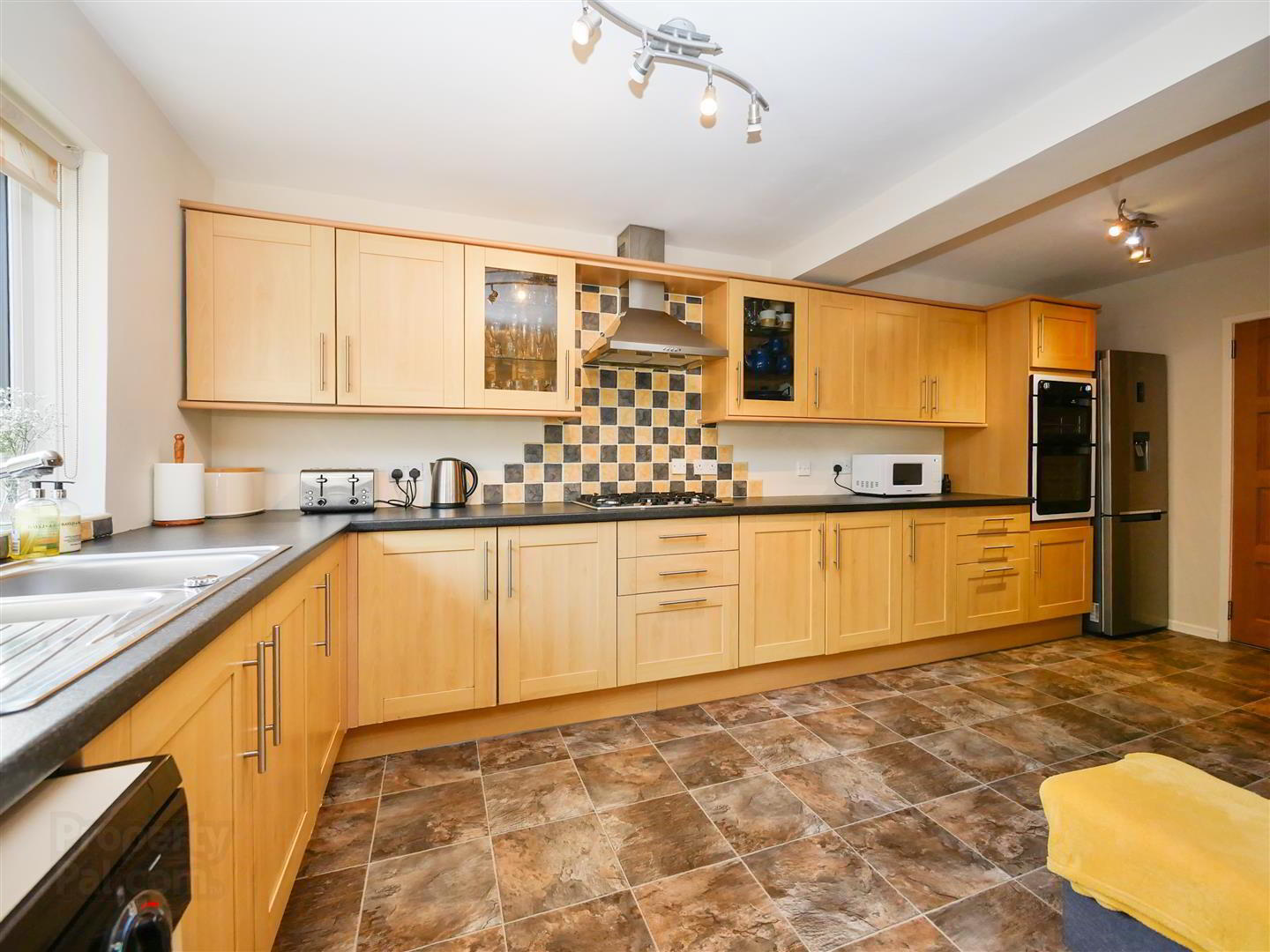 15 Myrtledene Road 8 of 20