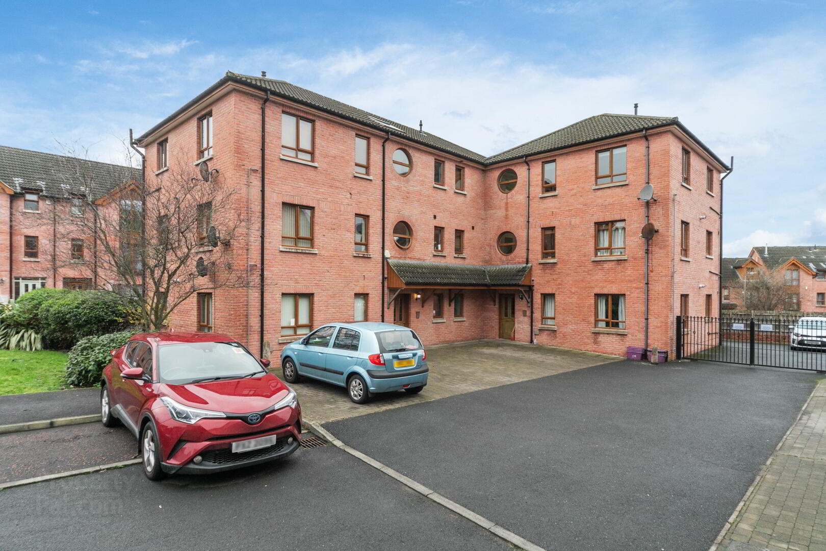 Apt 36, 2 Annadale Square