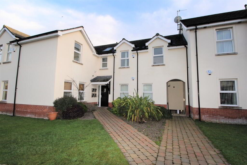 7 Loughshore Courtyard 1 of 13