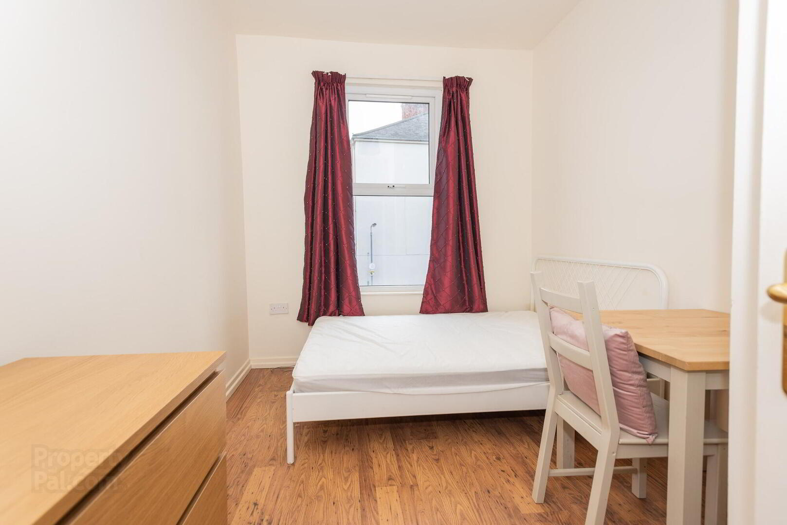 5 Meadowbank Street 7 of 15