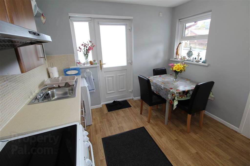 14 Strangford View 7 of 14