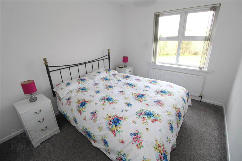 14 Strangford View 8 of 14