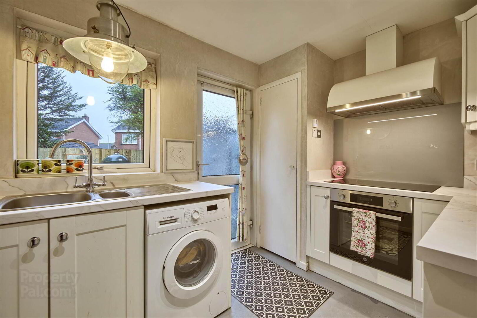 18 Albany Avenue 6 of 14