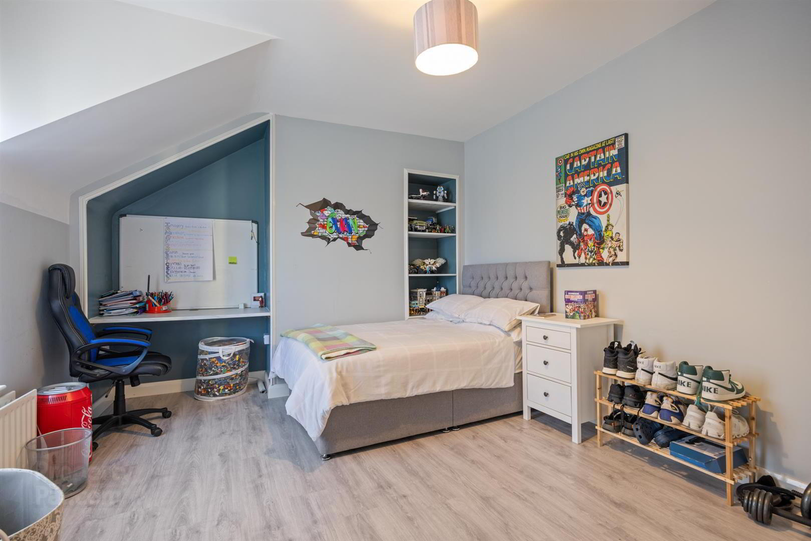Detached Residence And Annex @, 73 Colinglen Road 26 of 50