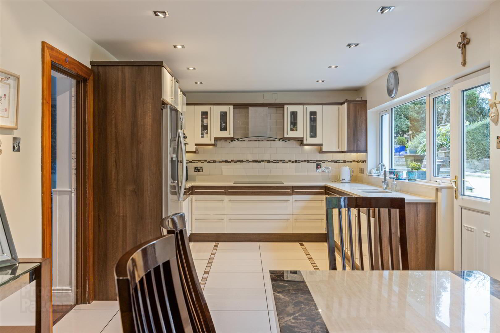Detached Residence And Annex @, 73 Colinglen Road 13 of 50