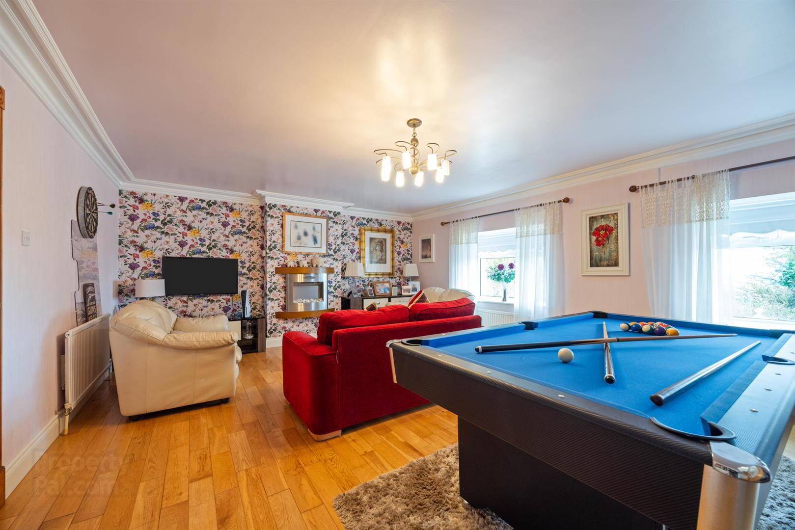 Detached Residence And Annex @, 73 Colinglen Road 9 of 50