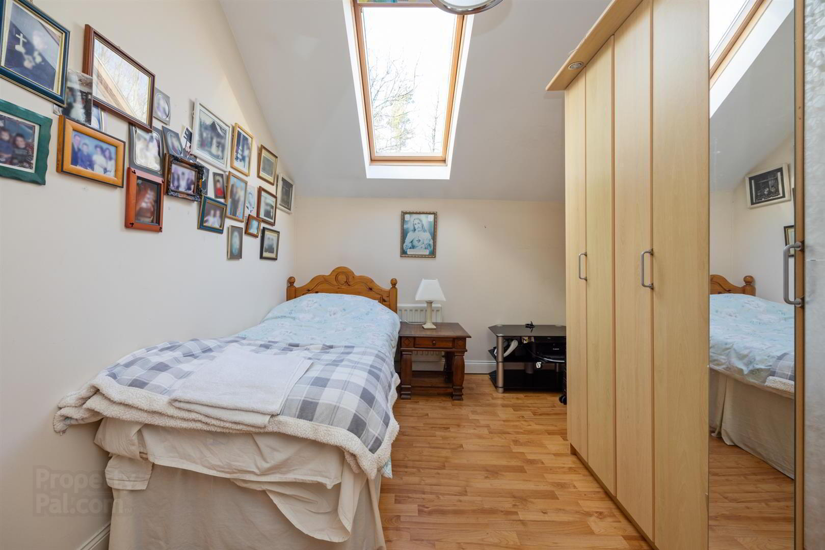 Detached Residence And Annex @, 73 Colinglen Road 40 of 50
