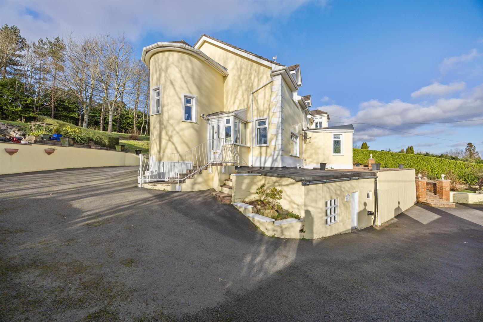 Detached Residence And Annex @, 73 Colinglen Road 48 of 50