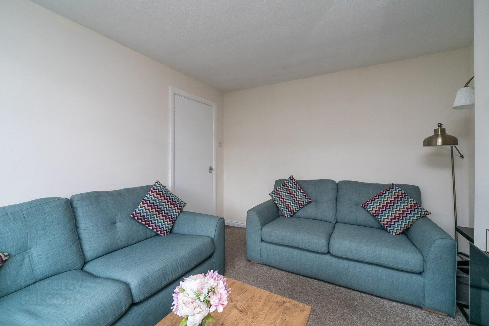 60 Orchardville Gardens 4 of 15