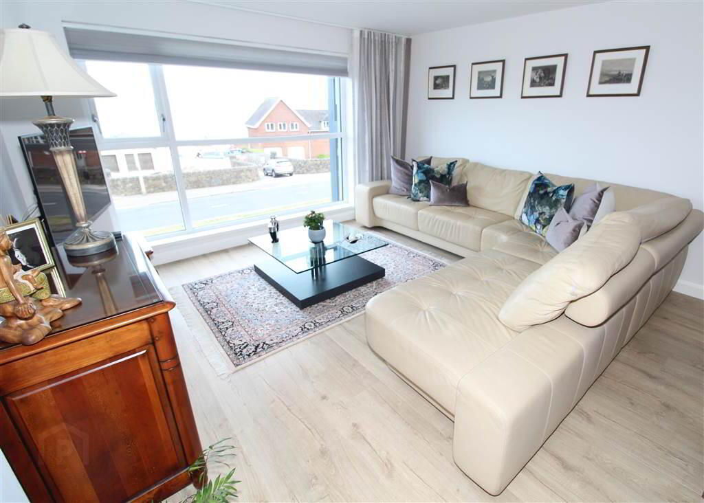 Apt 3, 84 Shore Road 8 of 25