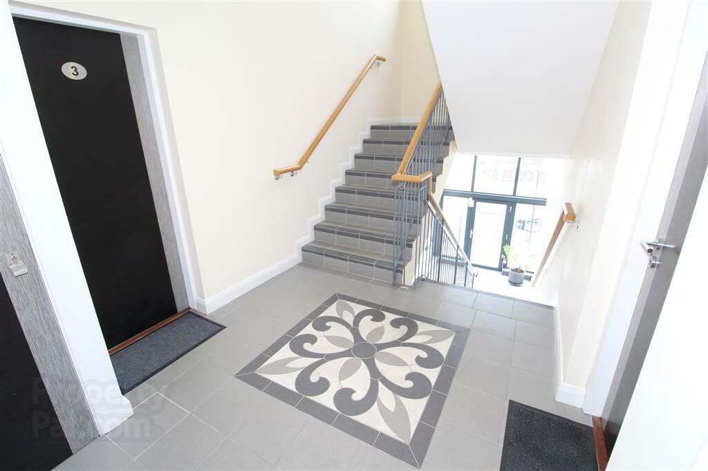 Apt 3, 84 Shore Road 6 of 25