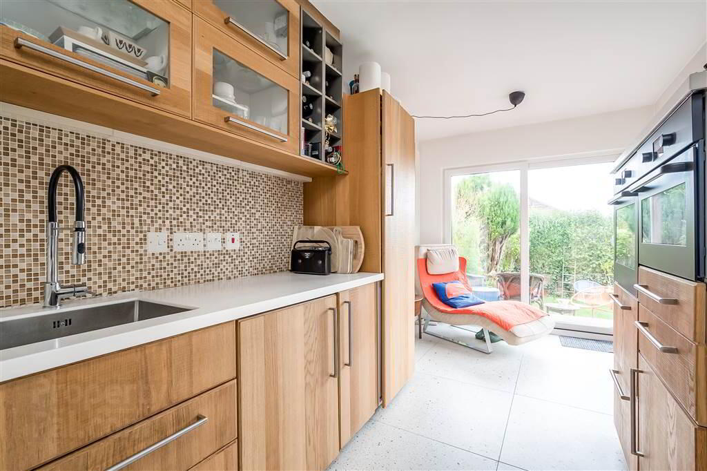 48 Sharman Road 10 of 32