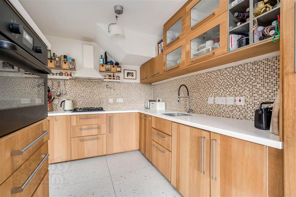 48 Sharman Road 8 of 32