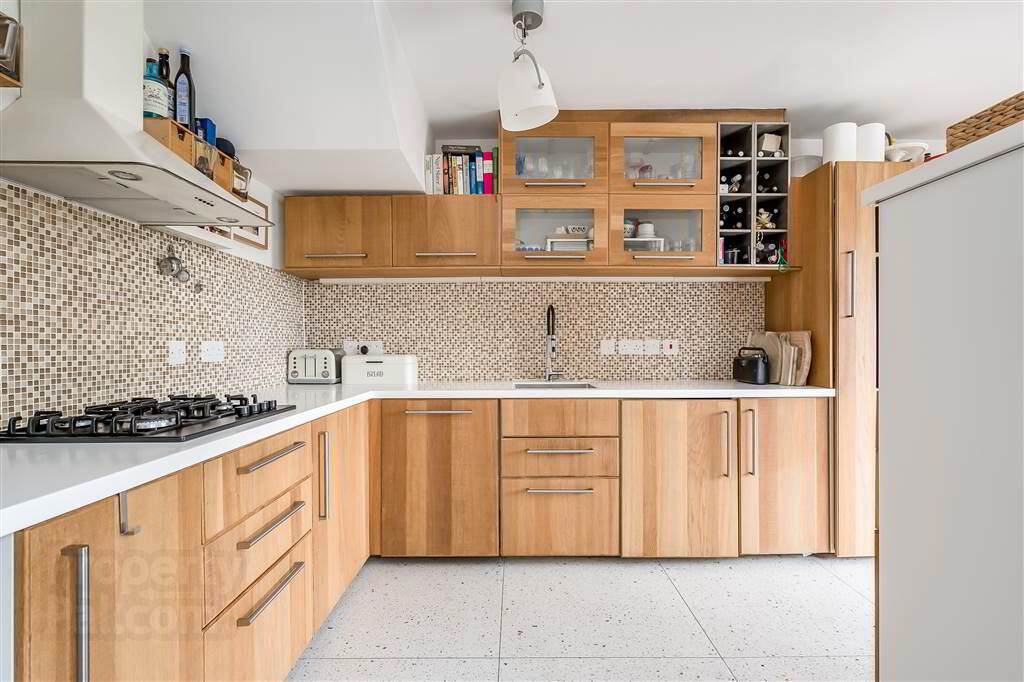 48 Sharman Road 9 of 32
