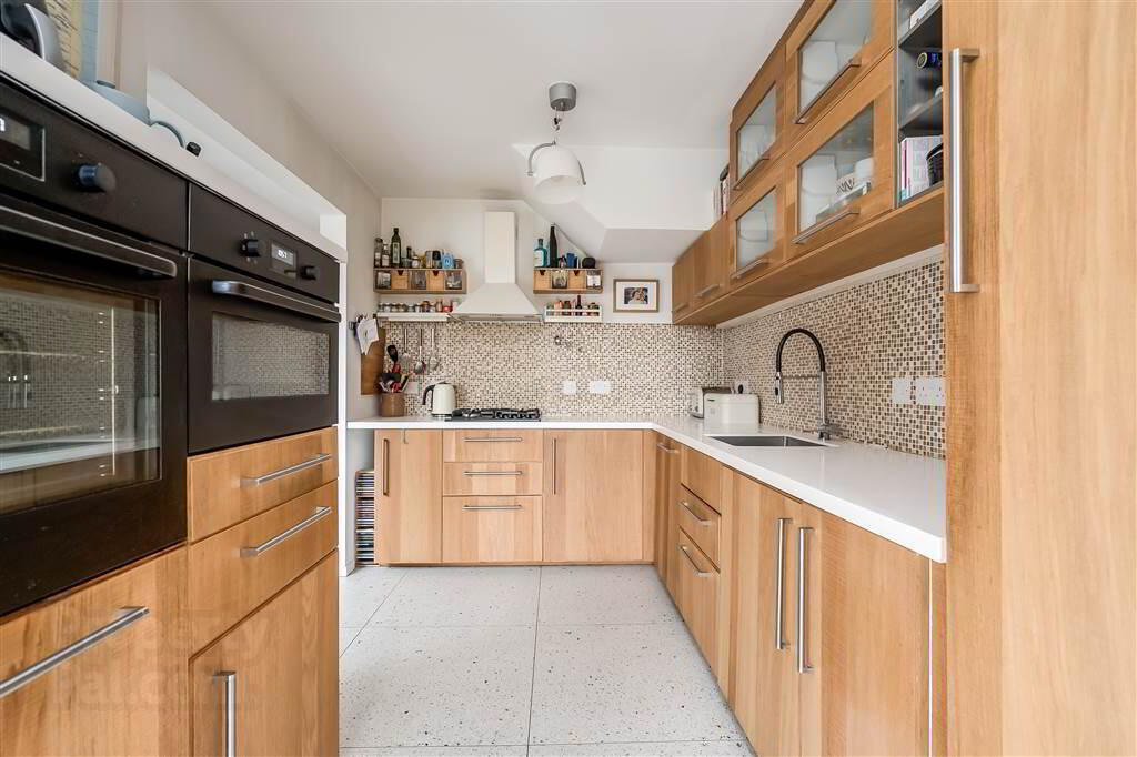 48 Sharman Road 7 of 32
