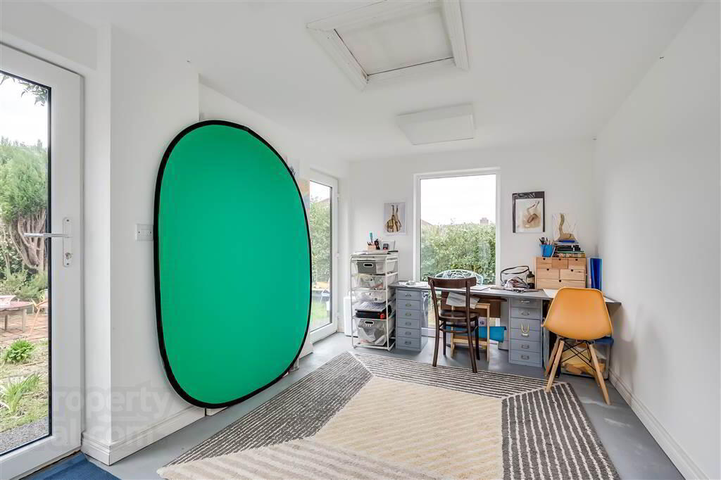 48 Sharman Road 27 of 32