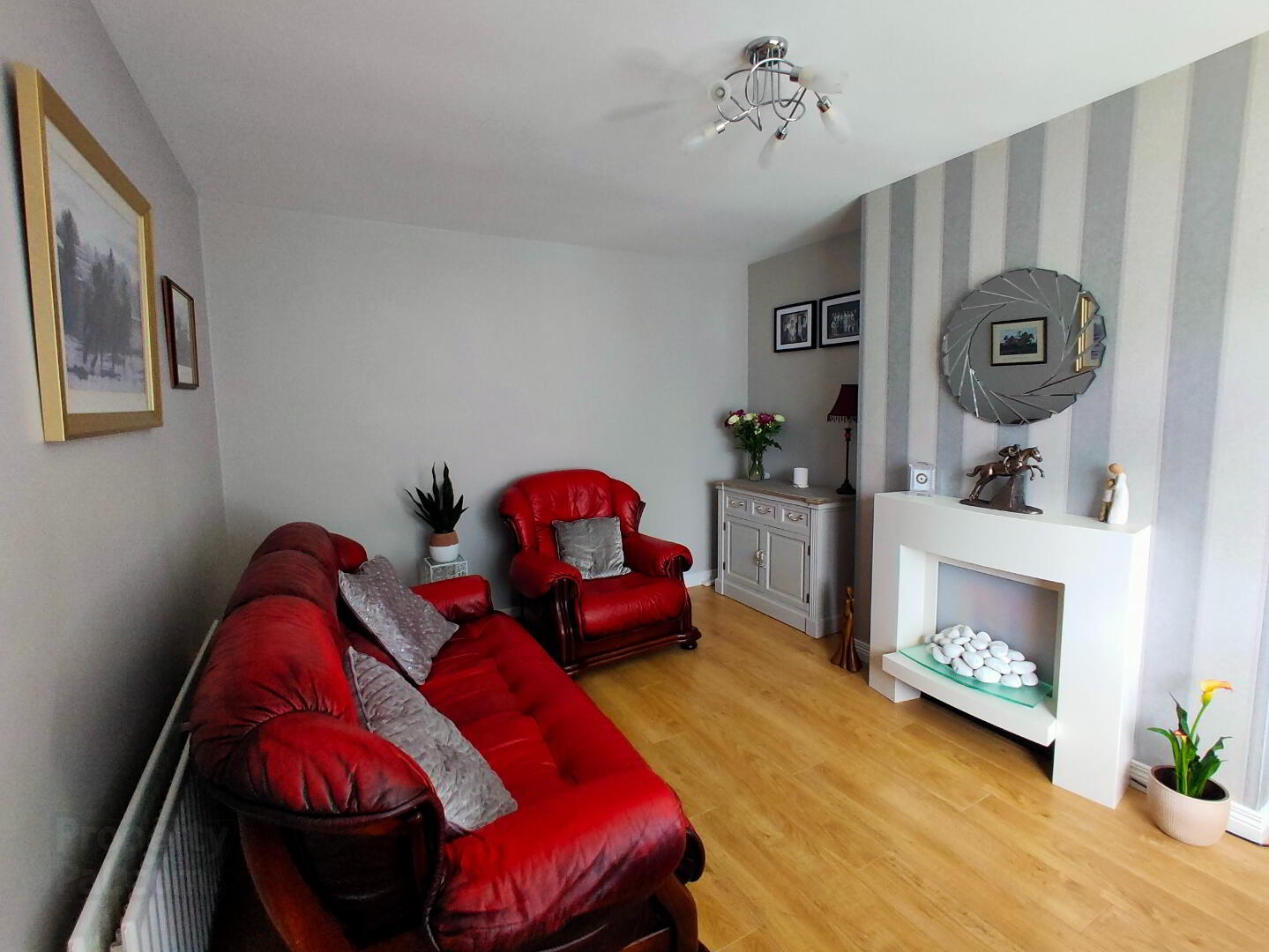 16 Glebe Crescent 4 of 24