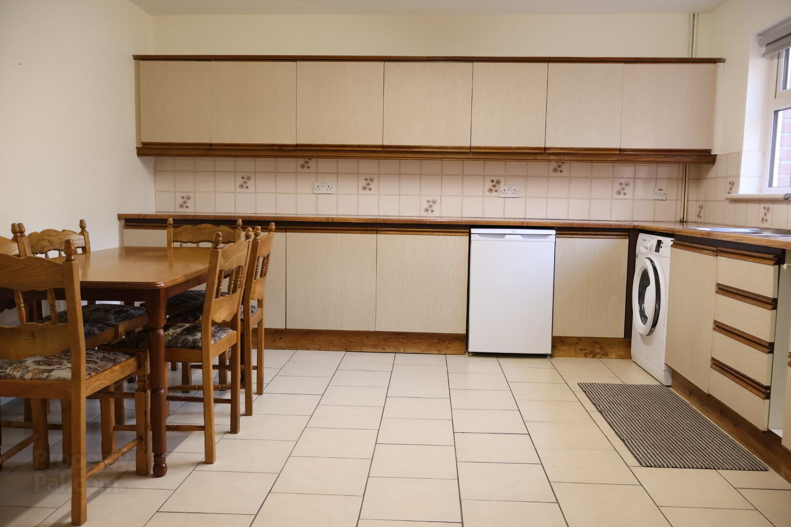 29 Alexander Road 4 of 12