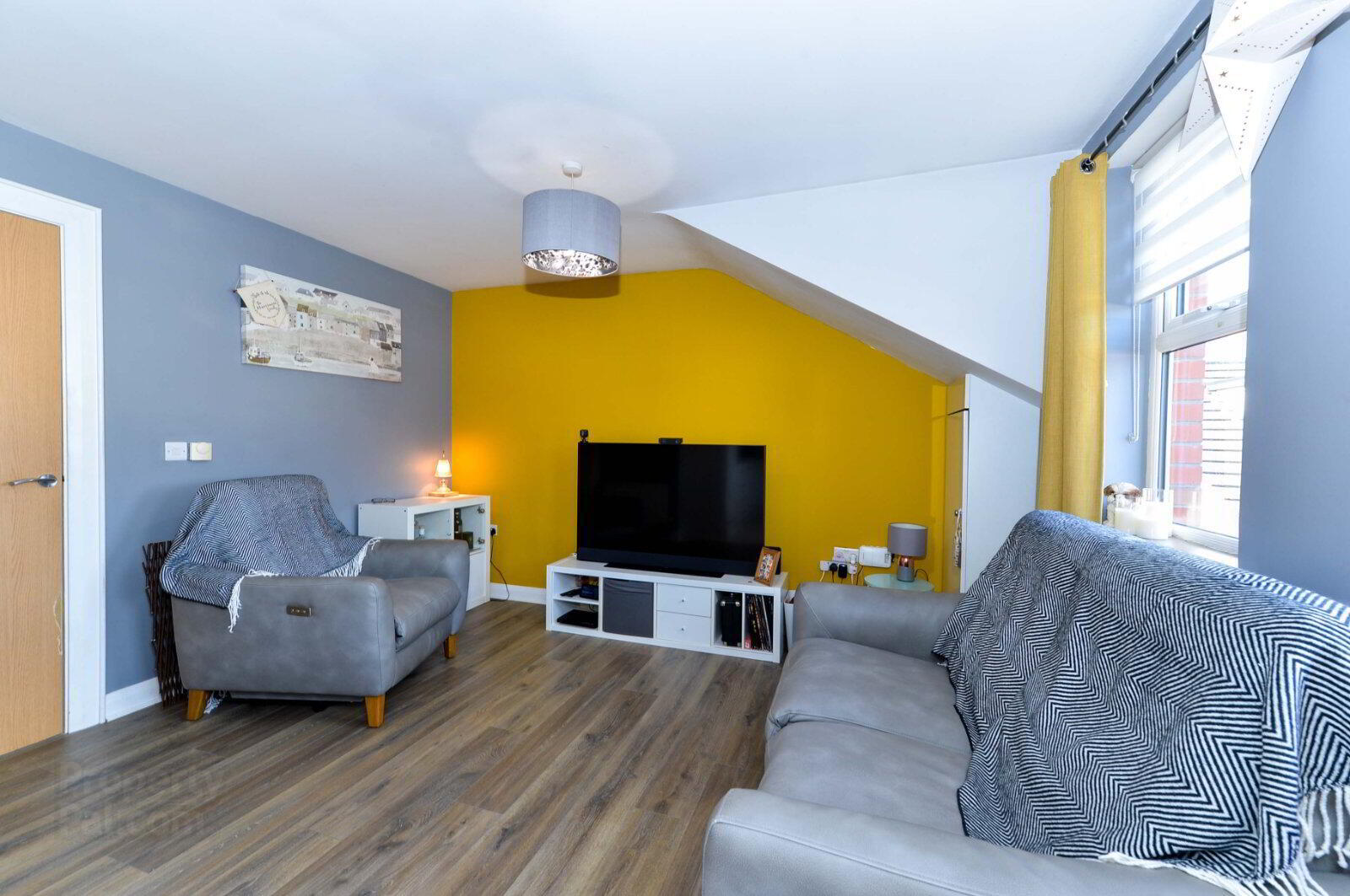 Apartment 6 35 Victoria Road 7 of 12