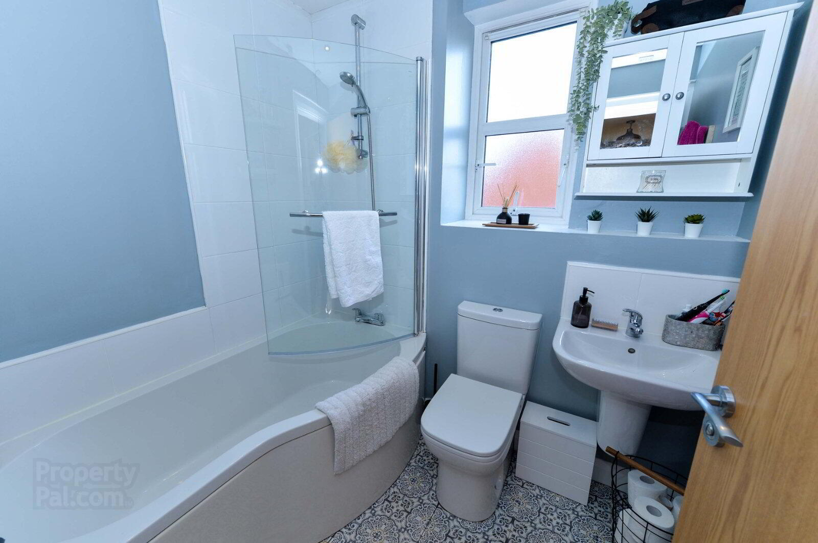 Apartment 6 35 Victoria Road 12 of 12