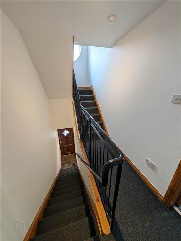 269 Ravenhill Avenue 5 of 21
