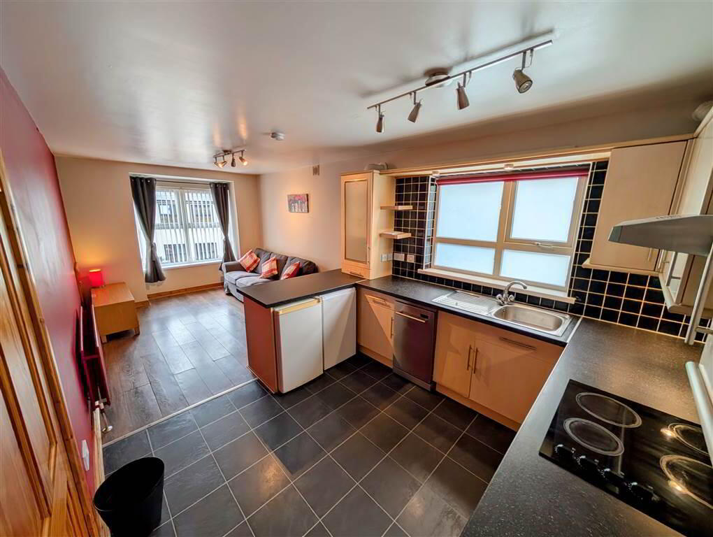 269 Ravenhill Avenue 9 of 21