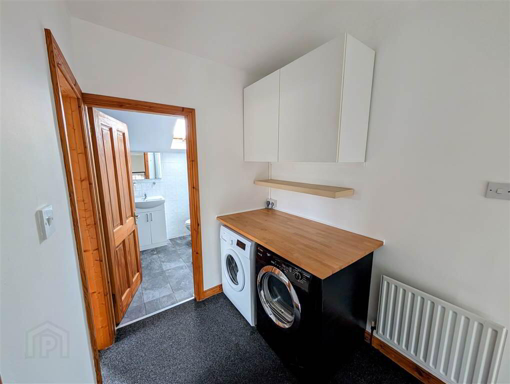 269 Ravenhill Avenue 14 of 21