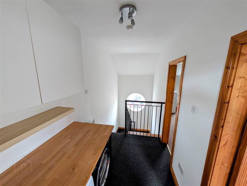 269 Ravenhill Avenue 13 of 21