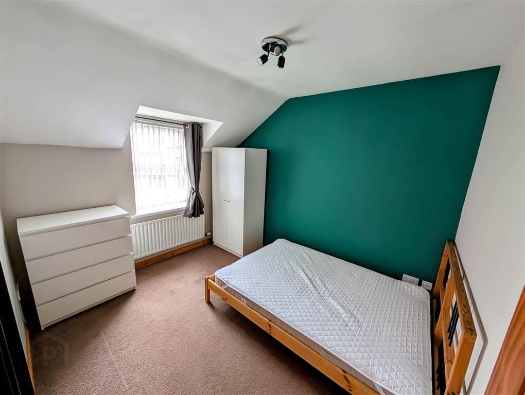 269 Ravenhill Avenue 15 of 21
