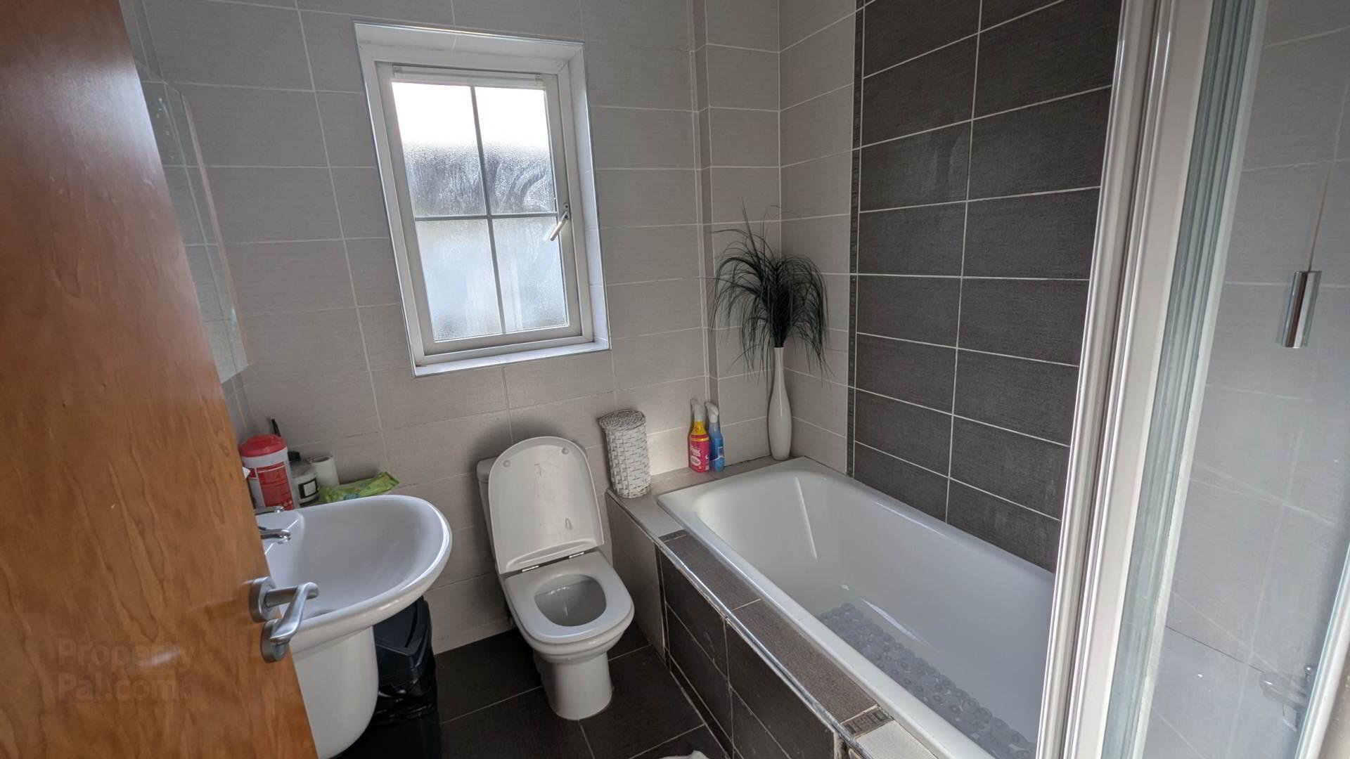53 Leathem Square 7 of 12