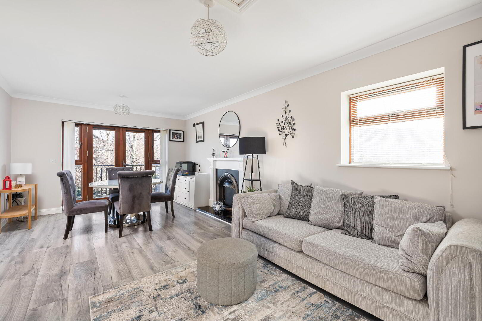Apartment 7 The Court Newtown Manor 4 of 21